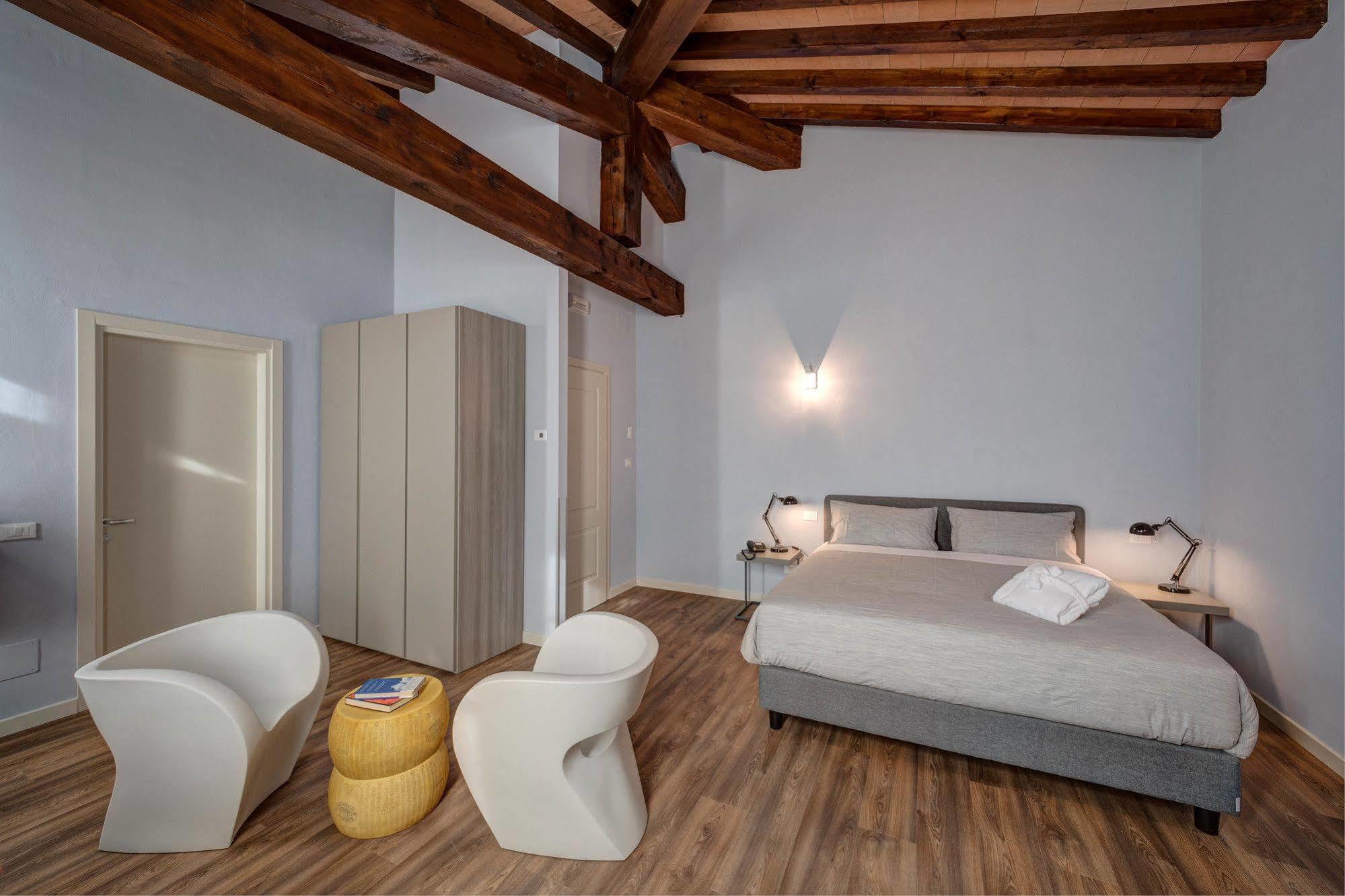 Hotel Cortaccia Sanvitale ซาลาบากันซา ภายนอก รูปภาพ