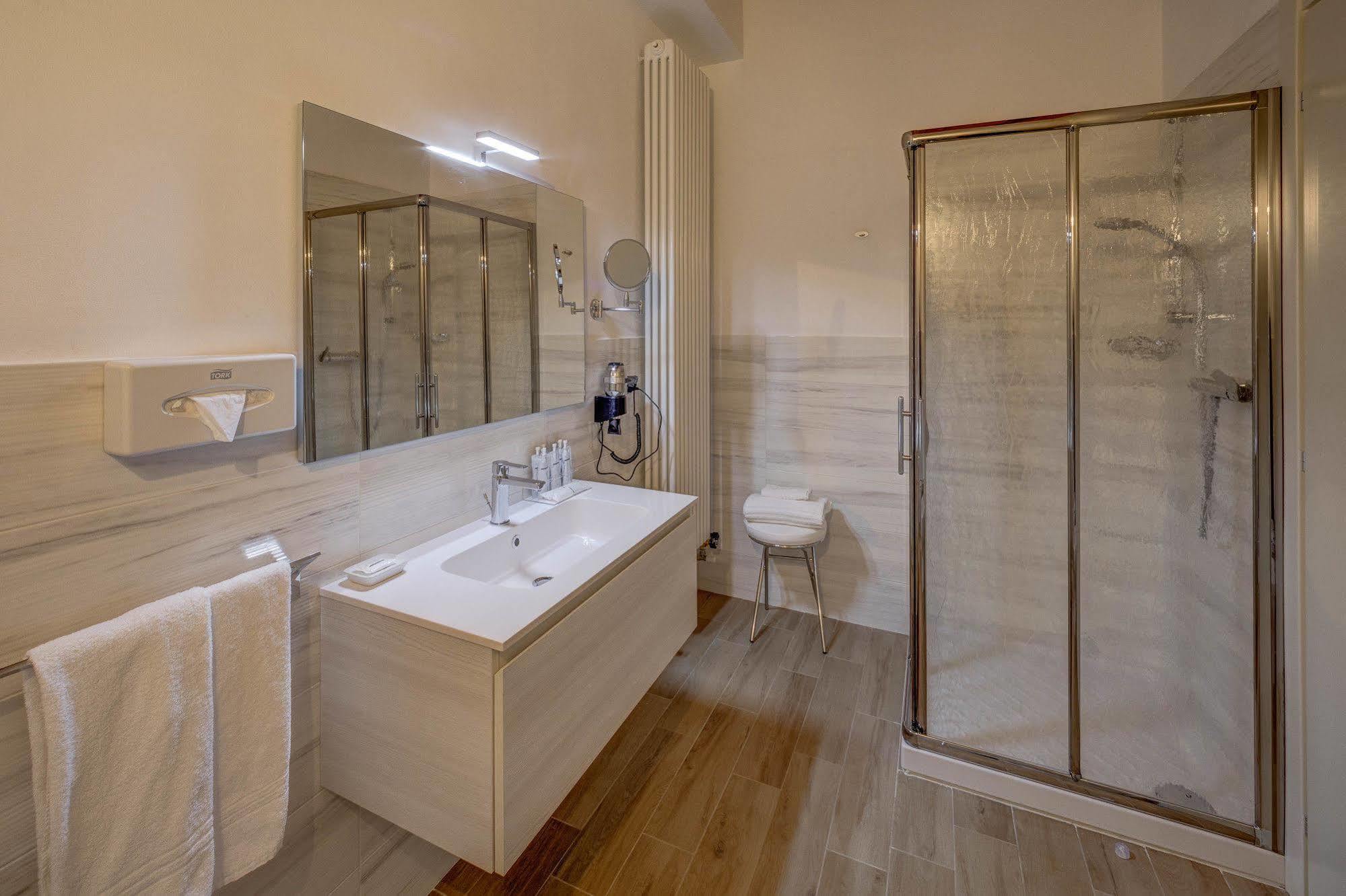 Hotel Cortaccia Sanvitale ซาลาบากันซา ภายนอก รูปภาพ