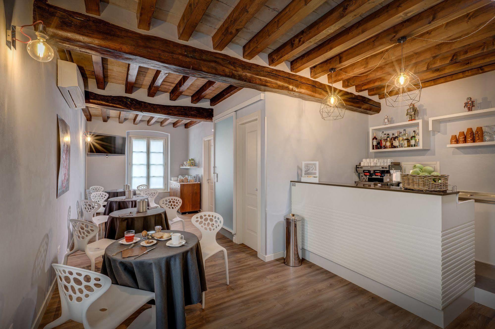 Hotel Cortaccia Sanvitale ซาลาบากันซา ภายนอก รูปภาพ