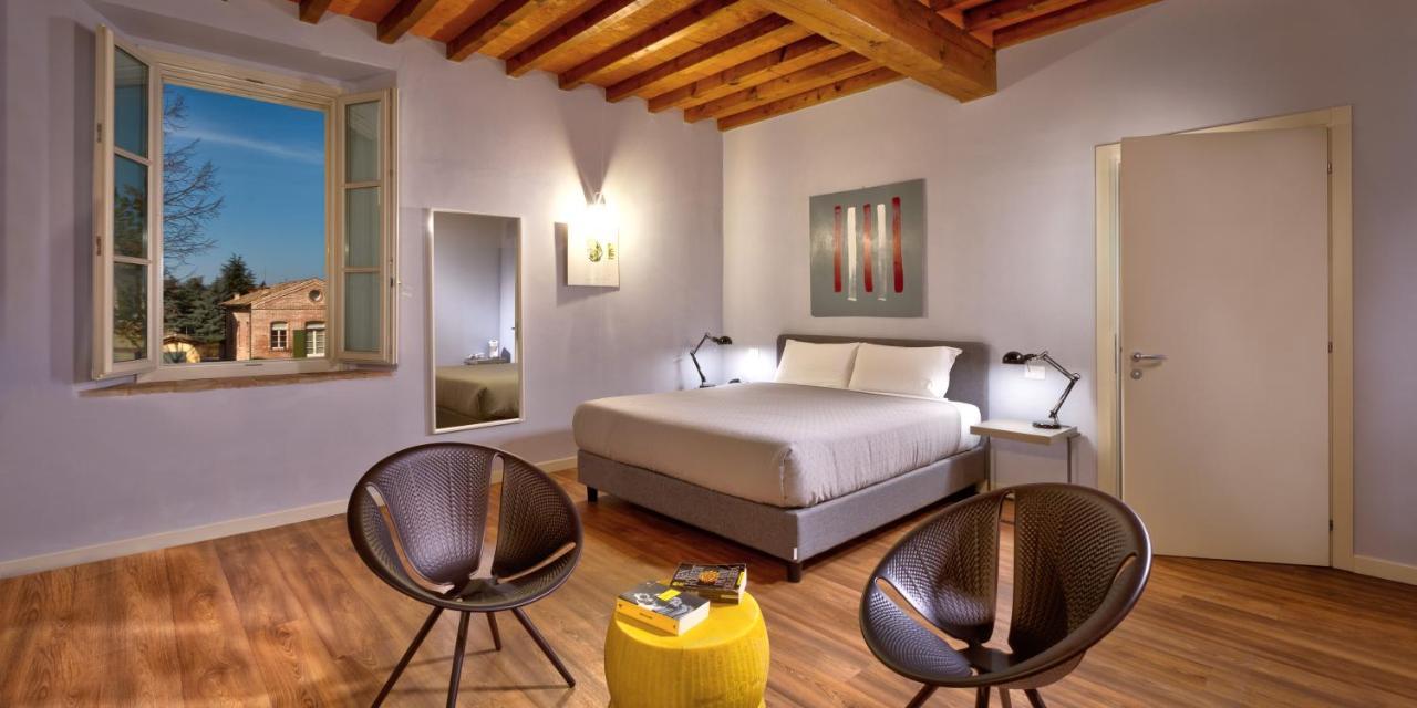 Hotel Cortaccia Sanvitale ซาลาบากันซา ภายนอก รูปภาพ